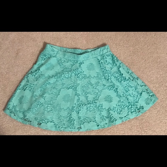 Aeropostale green/blue skirt - Picture 2 of 2